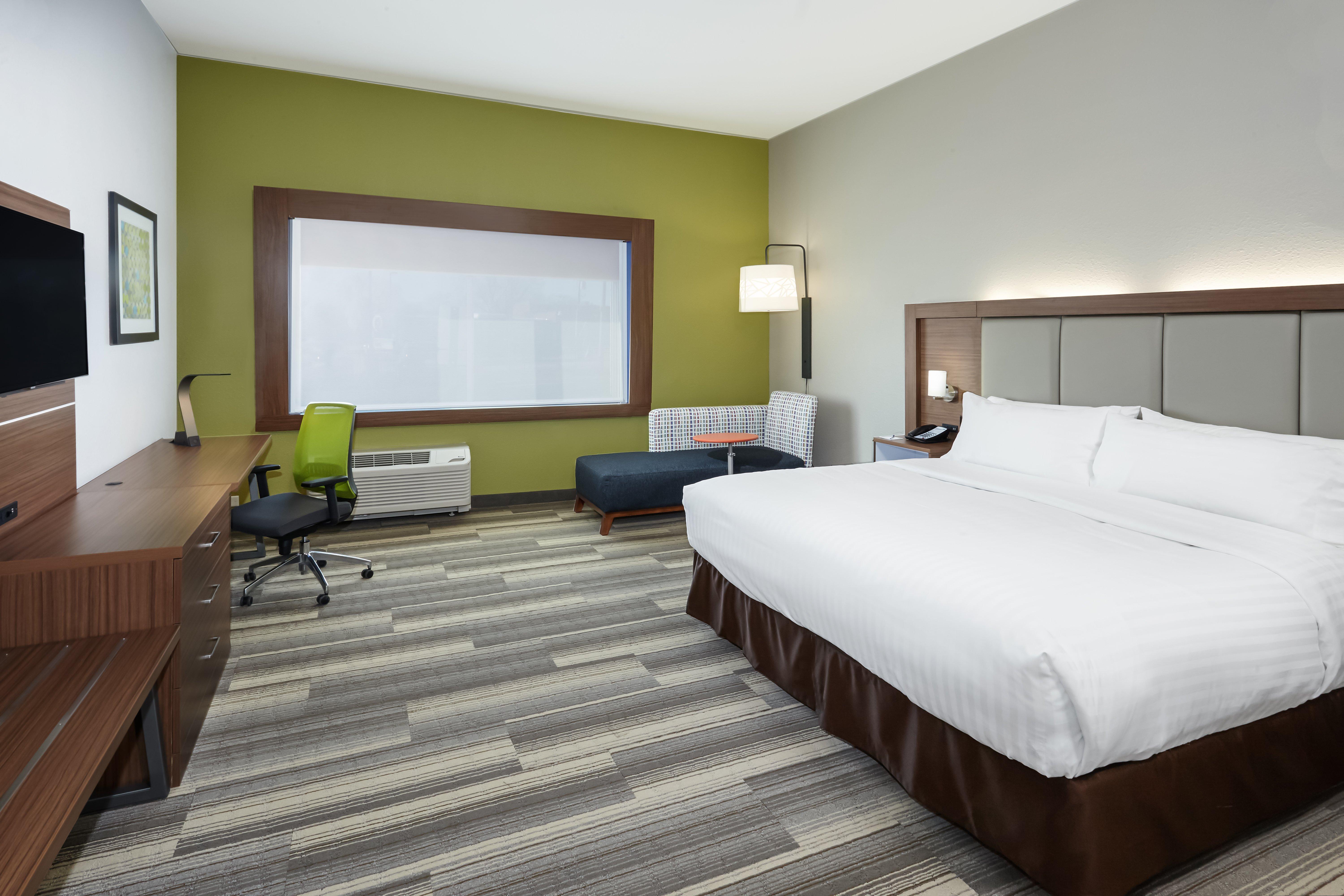 Express & Chicago North Shore - By Ihg Niles