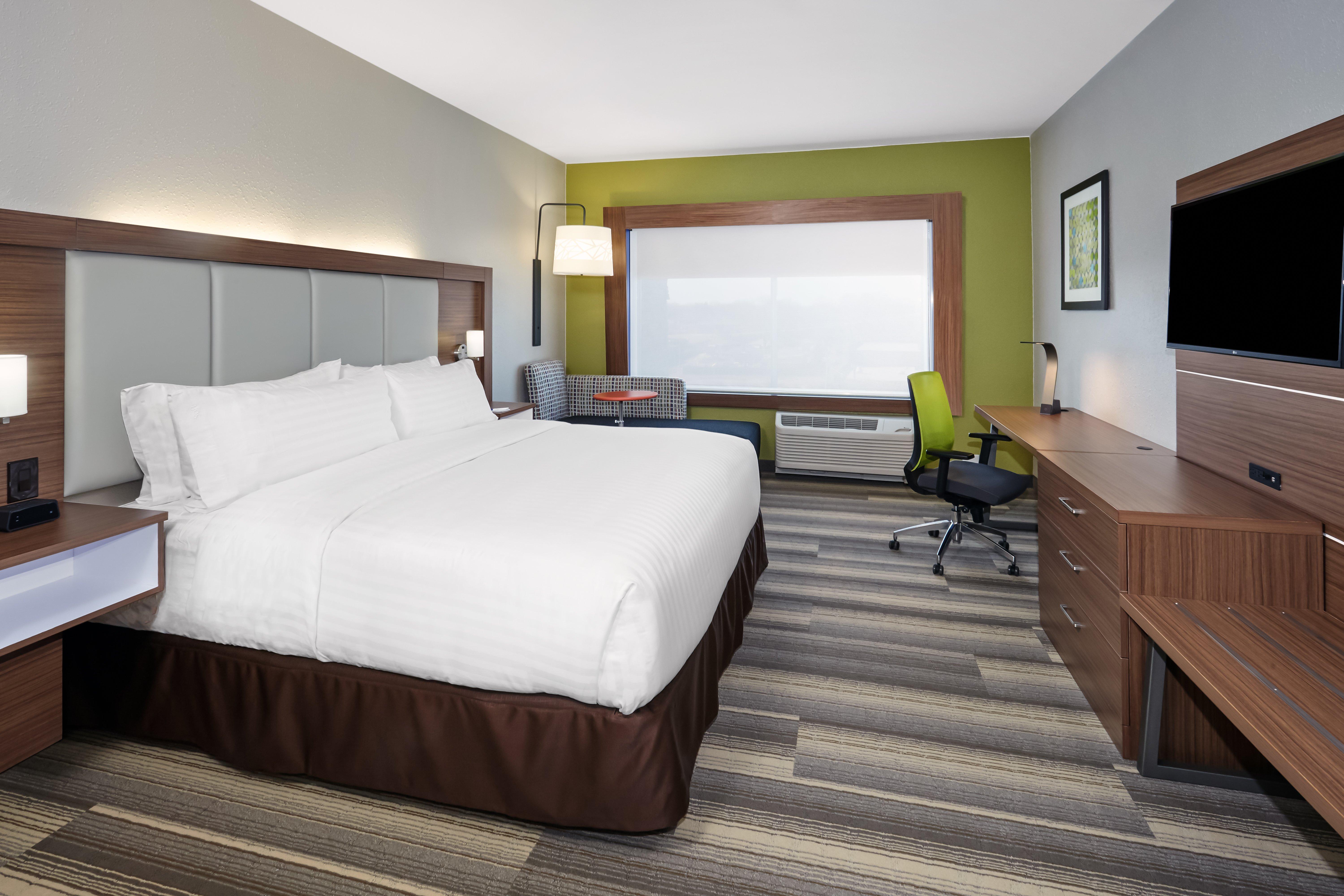 Express & Chicago North Shore - By Ihg Niles