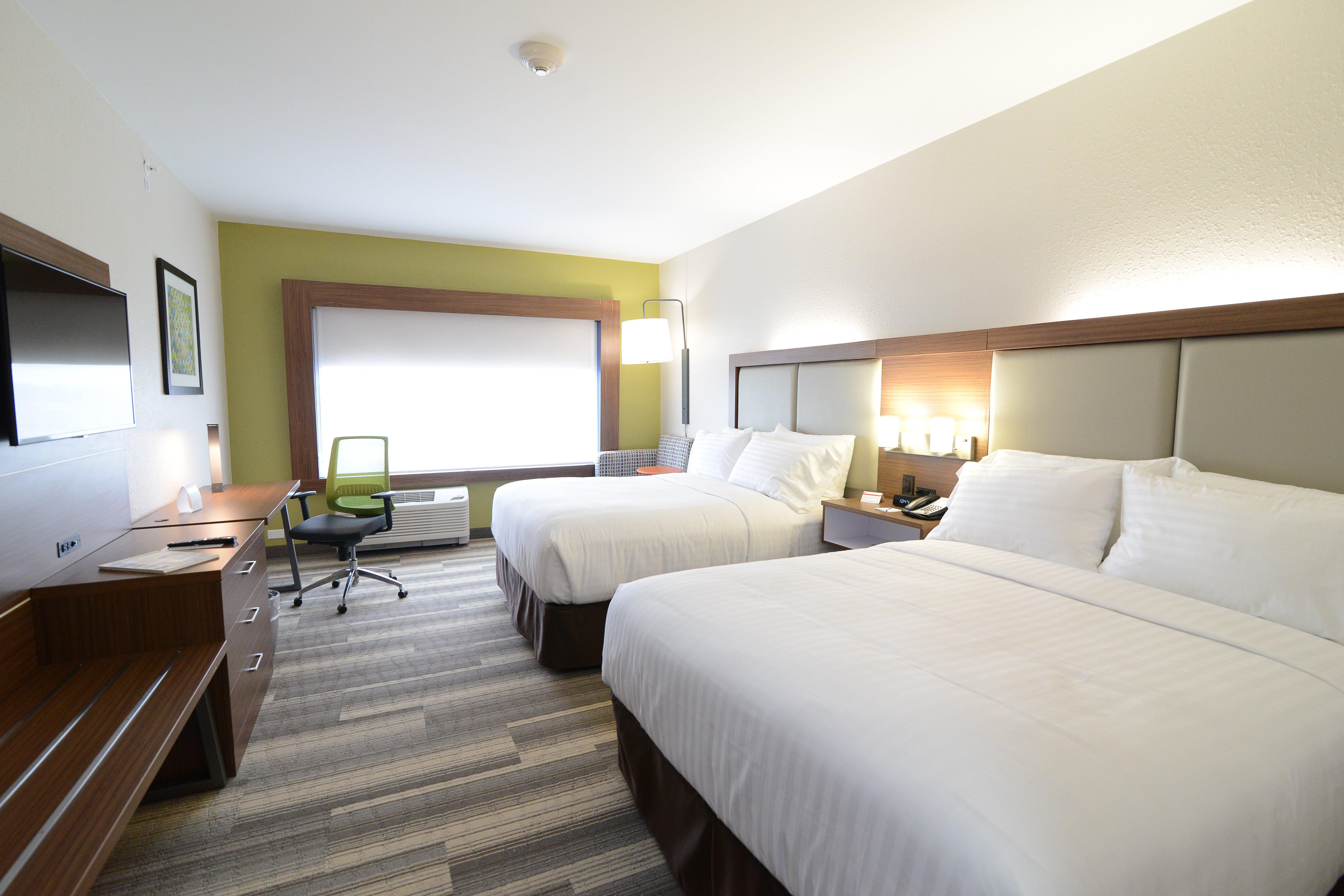 Holiday Express & Chicago North Shore - By Ihg