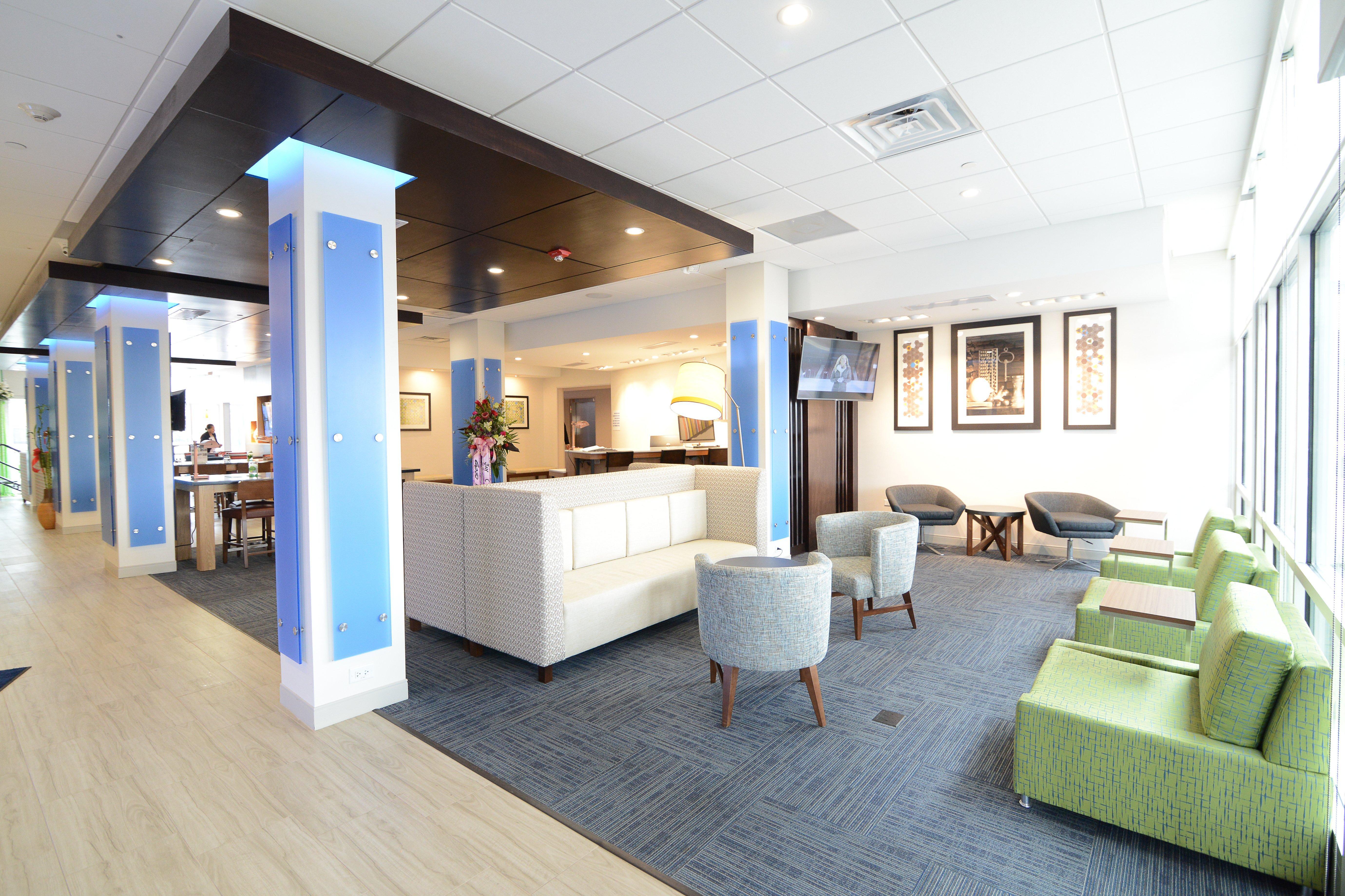 Express & Chicago North Shore - By Ihg