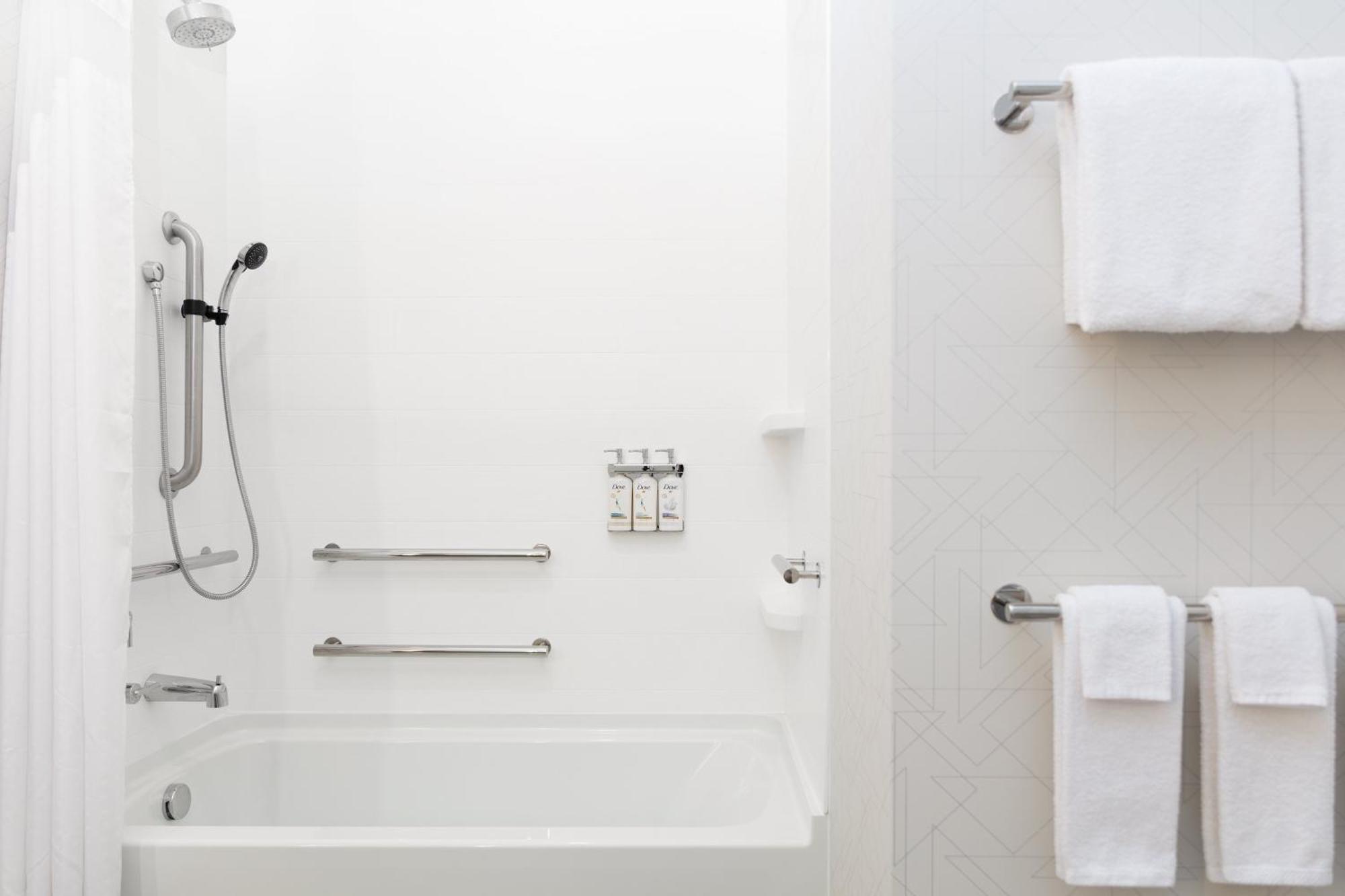 Express & Chicago North Shore - By Ihg Hotel 3*