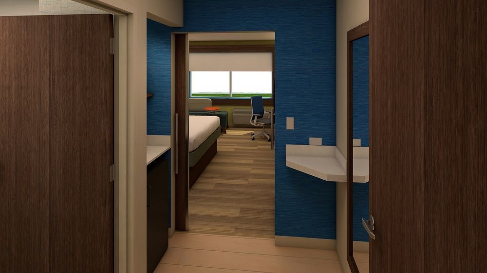 Holiday Express & Chicago North Shore - By Ihg