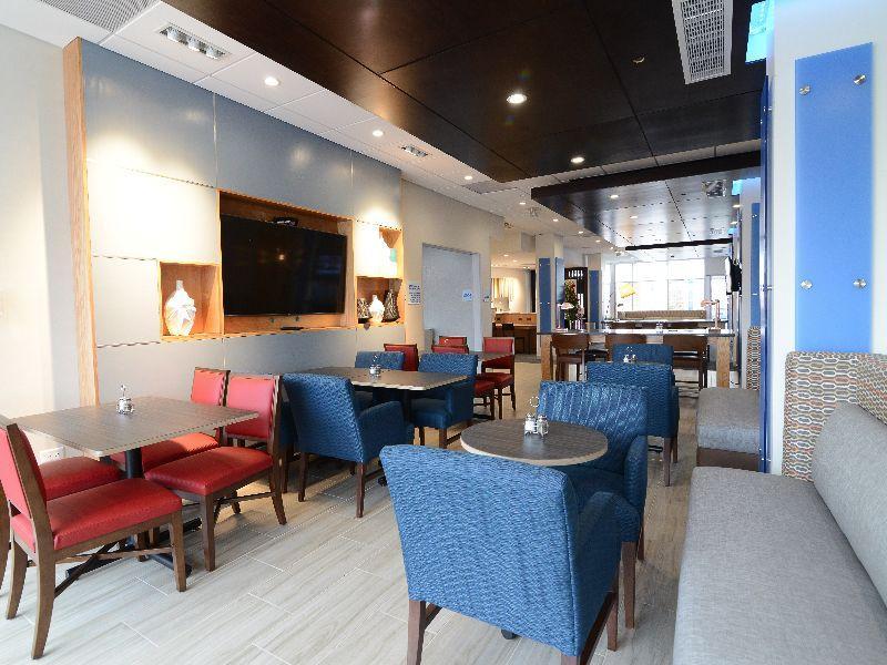 Hotel Holiday Express & Chicago North Shore - By Ihg
